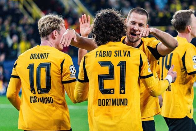 10.12.2025, Borussia Dortmund vs. FK Bodo Glimt, UEFA Champions League, 6.Spieltag Tor zum 1:0 durch Julian Brandt (Borussia Dortmund, 10) hier mit Fabio Silva (Borussia Dortmund, 21) Waldemar Anton (Borussia Dortmund, 3) Regulations prohibit any use of photographs as image sequences and or quasi video Copyright: xBahhoxKarax