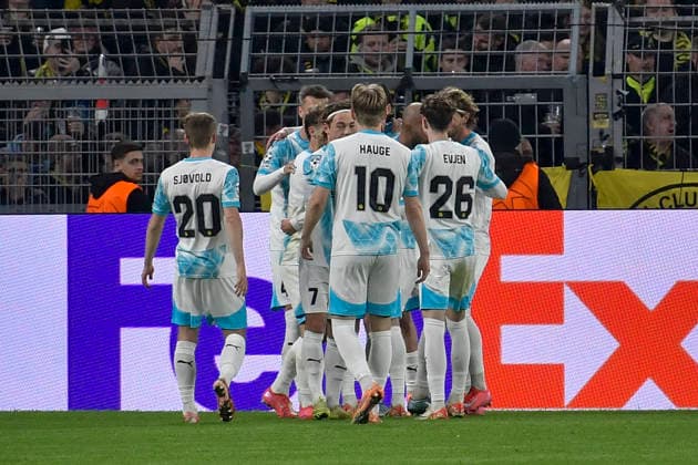 Haitam Aleesami (Bodø Glimt 5) jubelt nach dem Tor zum 1:1 mit der Mannschaft 10.12.2025 Fussball, Champions League, Borussia Dortmund vs FK Bodö Glimt, Signal Iduna Park, Dortmund,