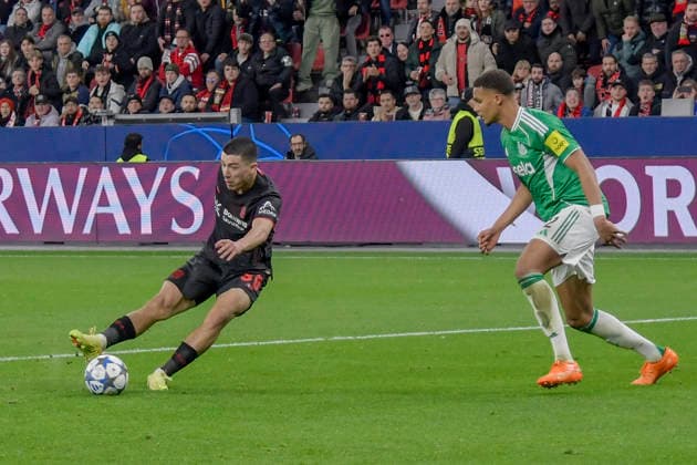 Strafraumszene Torchance von Ibrahim Maza (Leverkusen 30) Malick Thiaw (United 12) (re.) 10.12.2025 Fussball Champions League, Bayer Leverkusen vs Newcastle United FC, BayArena, Leverkusen,