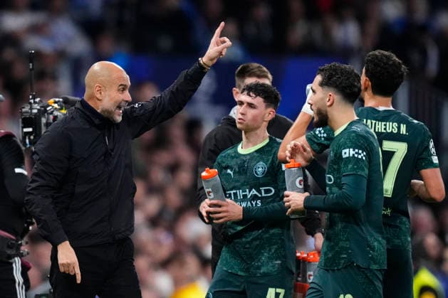 Real Madrid C.F. v Manchester City - UEFA Champions League 2025 26 League Phase MD6 Pep Guardiola head coach of Manchester City and Spain gives instructions during the UEFA Champions League 2025 26 League Phase MD6 match between Real Madrid C.F. and Manchester City at Estadio Santiago Bernabeu on December 10, 2025 in Madrid, Spain. Madrid Spain  Copyright: xJosexBretonx originalFilename:bretonhernandez-realmadr251210_npNOo.jpg