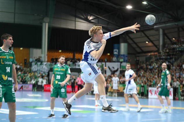 Handball DAIKIN HBL, SC DHfK Leipzig - HSV Hamburg; 10.12.2025 Frederik Bo Andersen (21, HSV Hamburg) wirft aufs Tor. Handball, DAIKIN HBL, 1. Bundesliga, Saison 2025 2026, 16. Spieltag: SC DHfK Leipzig vs. Handball Verein Hamburg am 10.12.2025 in der Quarterback Immobilien Arena Leipzig. Copyright: xBEAUTIFULxSPORTS JanxKaeferx