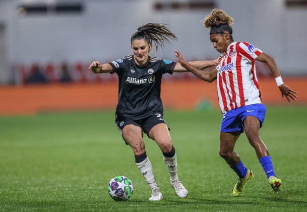 ESP, Madrid, Atletico Madrid vs FC Bayern München, Women s Champions League, Fussball, UEFA, Spielzeit 2025 2026, Centro Deportivo Wanda Alcala de Henares, 5. Spieltag im Bild v.l.: Jovana Damnjanović (Bayern München 9), Luany (Atlà tico Madrid 22), Zweikampf DFB DFL REGULATIONS PROHIBIT ANY USE OF PHOTOGRAPHS AS IMAGE SEQUENCES AND OR QUASI-VIDEO, 10.12.2025 Copyright: HMBxMedia HendrikxHamelau