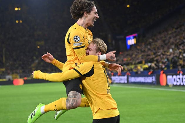 Julian BRANDT (DO) jubelt nach seinem Tor zum 1-0, Jubel, jubeln, Freude, cheers, mit FABIO SILVA (DO) Fussball UEFA Champions League Gruppenphase 6. Spieltag, matchday6, Borussia Dortmund (DO) - FK Bodoe Glimt am 10.12.2025 in Dortmund Deutschland. UEFA regulations prohibit any use of photographs as image sequences and or quasi-video Â