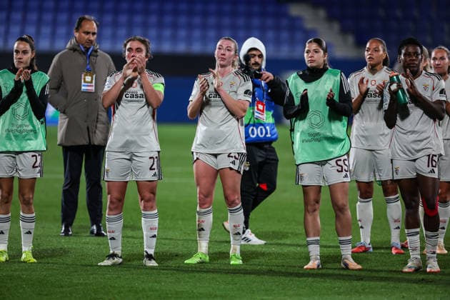 SL Benfica team after the match between FC Barcelona, Barca Womens team and SL Benfica Womens team, valid for Womens Champions League 2025 2026 at Estadi Johan Cruyff on 10 December 2025. Barcelona Estadi Johan Cruyff Barcelona Portugal Copyright: xIMAGOx xPRIMExSPORTSxIMAGESx xFILIPExOLIVEIRAx
