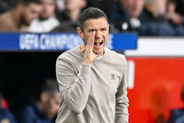 Rogier Maijer (Leverkusen) Assistant Coach Mimik starker Gesichtsausdruck Emotion. 10.12.2025 Fussball Champions League, Bayer Leverkusen vs Newcastle United FC, BayArena, Leverkusen,