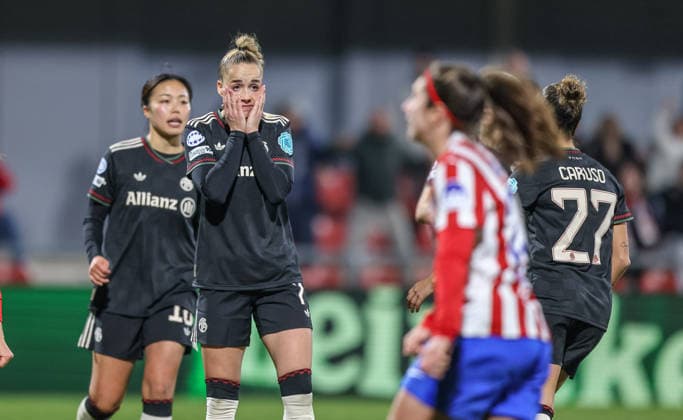 ESP, Madrid, Atletico Madrid vs FC Bayern München, Women s Champions League, Fussball, UEFA, Spielzeit 2025 2026, Centro Deportivo Wanda Alcala de Henares, 5. Spieltag im Bild: Giulia Gwinn (Bayern München 7) verschießt einen Elfmeter gegen Atletico Madrid, Trauer, Emotionen, Frust DFB DFL REGULATIONS PROHIBIT ANY USE OF PHOTOGRAPHS AS IMAGE SEQUENCES AND OR QUASI-VIDEO, 10.12.2025 Copyright: HMBxMedia HendrikxHamelau