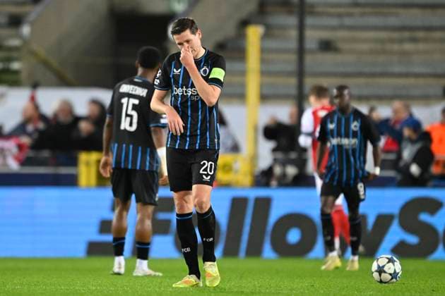 Club Brugge v Arsenal - UEFA Champions League BRUGGE, BELGIUM - DECEMBER 10 : Vanaken Hans midfielder of Club Brugge looks dejected after the third goal during the UEFA Champions League 2025 26 League Phase MD6 match between Club Brugge and Arsenal on December 10, 2025 in Brugge, Belgium, 10 12 2025 Brugge Belgium  Copyright: xNicoxVereeckenx
