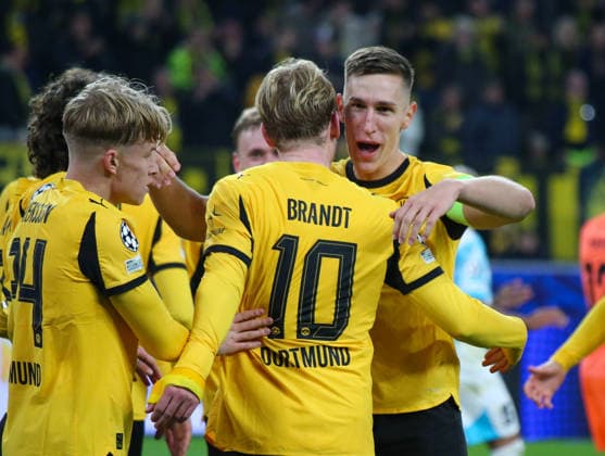 Fussball UEFA Champions League 2025 26, 6. Spieltag Ligaphase - Borussia Dortmund vs FK Bodo Glimt Bodo Glimt - Signal Iduna Park-Stadion (Dortmund): Torjubel Julian Brandt (Borussia Dortmund, 10) Felix Nmecha (Borussia Dortmund, 8) Fabio Silva Fabio Silva (Borussia Dortmund, 21) Nico Schlotterbeck (Borussia Dortmund, 4) Dortmund Copyright: xAymanxAlahmedx