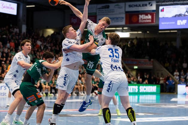 Martin HANNE (FRISCH AUF! Goeppingen, 42) GER, FRISCH AUF! Goeppingen vs. TBV Lemgo, Handball, Bundesliga, 16. Spieltag, Spielzeit 2025 2026, 10.12.2025, GER, FRISCH AUF! Goeppingen vs. TBV Lemgo, Handball, Bundesliga, 16. Spieltag, Spielzeit 2025 2026, 10.12.2025, Goeppingen Copyright: xEibnerxPressefoto OliverxSchmidtx EP_OST