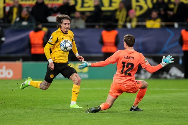 10.12.2025, Fussball, Saison 2025 2026, UEFA Champions League, Spieltag 6, Borussia Dortmund - FK Bodo Glimt, v. l. Fabio Silva (Borussia Dortmund) scheitert an Torwart Nikita Haikin (FK Bodo Glimt), Dortmund Signal Iduna Park NRW Deutschland xRHR-FOTO DEx Copyright: DennisxEwert RHR-FOTOx RHR-FOTO DE