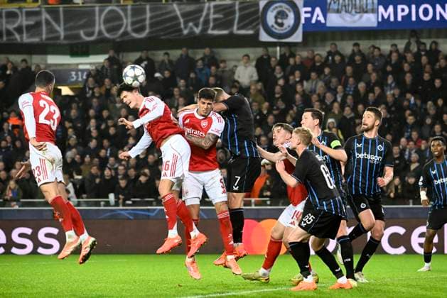 Club Brugge v Arsenal - UEFA Champions League BRUGGE, BELGIUM - DECEMBER 10 : Norgaard Christian midfielder of Arsenal, Hincapie Piero defender of Arsenal, Tresoldi Nicolo forward of Club Brugge during the UEFA Champions League 2025 26 League Phase MD6 match between Club Brugge and Arsenal on December 10, 2025 in Brugge, Belgium, 10 12 2025 Brugge Belgium  Copyright: xPeterxDexVoechtx