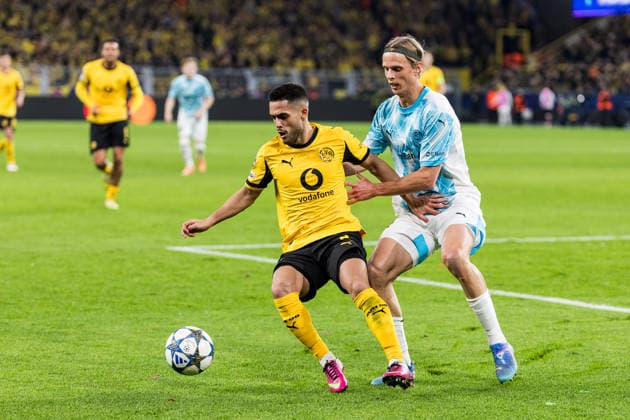 DORTMUND, GERMANY - DECEMBER 10: Yan Couto (Borussia Dortmund, 2) controls the ball against Ulrik Saltnes (FK Bodo Glimt, 14) during the UEFA Champions League match between Borussia Dortmund vs. FK Bodo Glimt at Signal Iduna Park on matchday 6 of the UEFA Champions League on December 10, 2025 in Dortmund, Germany. North Rhine Westphalia Germany Copyright: xBEAUTIFULxSPORTS Wunderlx