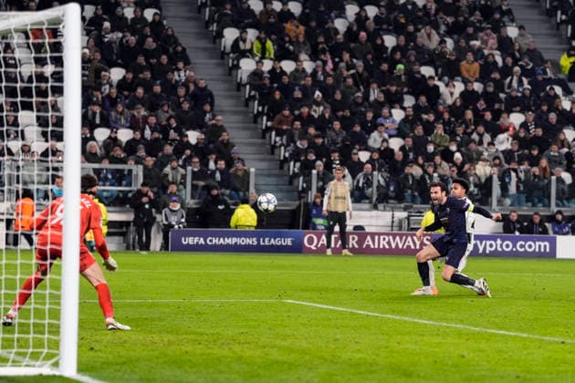 Juventus™s Weston McKennie scoring the 1-0 goal for his team during the Uefa Champions League soccer match, between Juventus and Pafos at the Allianz Stadium in Turin, League phase Matchday 6, north west Italy - December 10, 2025. - Soccer  Copyright: xFabioxFerrari LaPressex