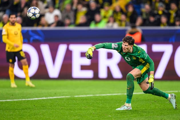 251210 goalkeeper Gregor Kobel of Borussia Dortmund during the UEFA Champions League football match between Borussia Dortmund and Bodo Glimt on December 10, 2025 in Dortmund. Photo: Marius Simensen BILDBYRAN COP 238 MM0052 bbeng football fotball fotboll soccer uefa champions league mesterligaen bodo glimt borussia dortmund Copyright: MARIUSxSIMENSEN BB251210ZZ018