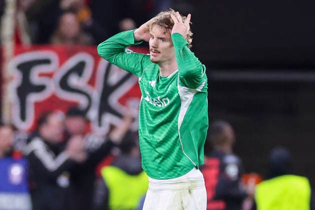Nick Woltemade (Newcastle United) schaut enttaeuscht, UEFA Champions League 2025 26 League Phase MD6, Bayer 04 Leverkusen v Newcastle United FC, BayArena am 10. December 2025 in Leverkusen, Deutschland. (Foto von Marco Steinbrenner DeFodi Images) Nick Woltemade (Newcastle United) looks dejected, UEFA Champions League 2025 26 League Phase MD6, Bayer 04 Leverkusen v Newcastle United FC, BayArena, December 10, 2025 in Leverkusen, Germany. (Photo by Marco Steinbrenner DeFodi Images)