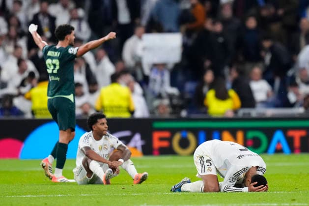 Real Madrid C.F. v Manchester City - UEFA Champions League 2025 26 League Phase MD6 Jude Bellingham central midfield of Real Madrid and England and Rodrygo Goes right winger of Real Madrid and Brazil dejected after loss the UEFA Champions League 2025 26 League Phase MD6 match between Real Madrid C.F. and Manchester City at Estadio Santiago Bernabeu on December 10, 2025 in Madrid, Spain. Madrid Spain  Copyright: xJosexBretonx originalFilename:bretonhernandez-realmadr251210_npPwK.jpg