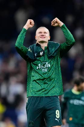 Real Madrid C.F. v Manchester City - UEFA Champions League 2025 26 League Phase MD6 Erling Haaland centre-forward of Manchester City and Norway celebrates the victory after winning the UEFA Champions League 2025 26 League Phase MD6 match between Real Madrid C.F. and Manchester City at Estadio Santiago Bernabeu on December 10, 2025 in Madrid, Spain. Madrid Spain  Copyright: xJosexBretonx originalFilename:bretonhernandez-realmadr251210_npaPW.jpg