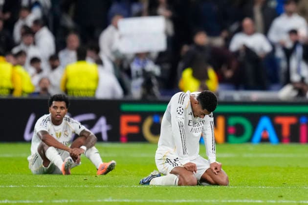 Real Madrid C.F. v Manchester City - UEFA Champions League 2025 26 League Phase MD6 Jude Bellingham central midfield of Real Madrid and England and Rodrygo Goes right winger of Real Madrid and Brazil dejected after loss the UEFA Champions League 2025 26 League Phase MD6 match between Real Madrid C.F. and Manchester City at Estadio Santiago Bernabeu on December 10, 2025 in Madrid, Spain. Madrid Spain  Copyright: xJosexBretonx originalFilename:bretonhernandez-realmadr251210_nppwU.jpg