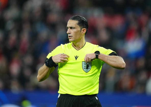 Serdar Gozubuyuk looks on UEFA Champions League 2025 26 League Phase match between Bayer 04 Leverkusen and Newcastle at BayArena on December 10, 2025 in Leverkusen, Germany. (Photo by Thor Wegner DeFodi Images)