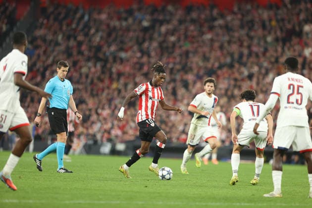 Athletic Club v Paris Saint-Germain - UEFA Champions League 2025 26 League Phase MD1 Athletic Club v Paris Saint-Germain PSG - UEFA Champions Nicholas Williams Arthuer (Athletic Club) controls the ball, Credit:Juan Lazkano Avalon Spain, Basque Country, Bilbao, San Mames  Copyright: xJuanxLazkanox xAvalonx 1058254439