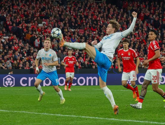 December 10, 2025, Lisbona, Lisbona, PORTOGALLO: During the pre-match press conference, PK, Pressekonferenz on December 10, 2025, between FC Benfica and SCC Napoli in the Champions League at the Da Luz Stadium in Lisbon..In the photo:Scott McTominay of SSC Napoli Lisbona PORTOGALLO - ZUMAs236 20251210_aap_s236_090 Copyright: xFabioxSassox