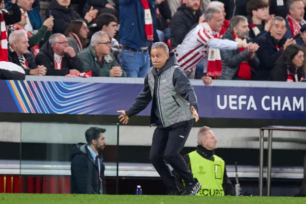 December 10, 2025, Bilbao, Vizcaya, SPAIN: Luis Enrique head coach of Paris Saint-Germain reacts during the UEFA Champions League 2025-26 League Phase MD6 match between Athletic Club and Paris Saint-Germain FC at San Mames on December 10, 2025, in Bilbao, Spain. Bilbao SPAIN - ZUMAa181 20251210_zaa_a181_303 Copyright: xRicardoxLarreinax