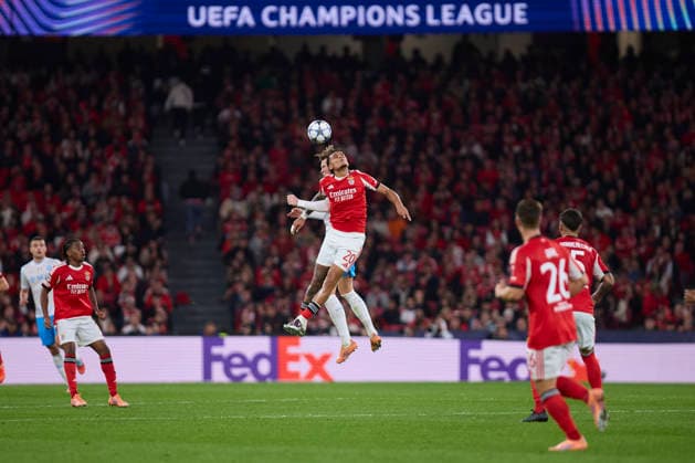 UEFA Champions League - SL Benfica v Napoli LISBON, PORTUGAL - DECEMBER 10: Richard Rios of SL Benfica competes for the ball during the UEFA Champions League 2025 26 League Phase MD6 match between SL Benfica and Napoli at Estadio da Luz on December 10, 2025 in Lisbon, Portugal. (Photo by Davide Puglisi RSM Press via Photo Players Images Magara press) Lisbon Estadio da Luz Portugal Copyright: xDavidexPuglisix