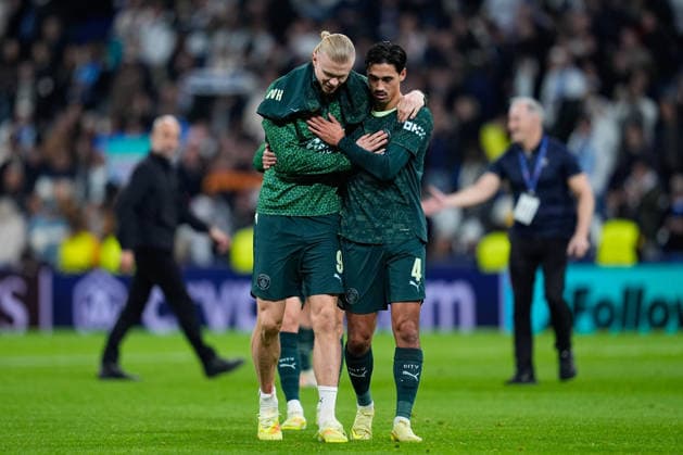December 10, 2025, Madrid, Madrid, Spain: Tijjani Reijnders and Erling Haaland of Manchester City celebrate the victory during the UEFA Champions League 2025 26 League Phase MD6 match between Real Madrid C.F. and Manchester City at Bernabeu stadium on December 10, 2025 in Madrid, Spain. Madrid Spain - ZUMAa181 20251210_zaa_a181_361 Copyright: xDennisxAgyemanx