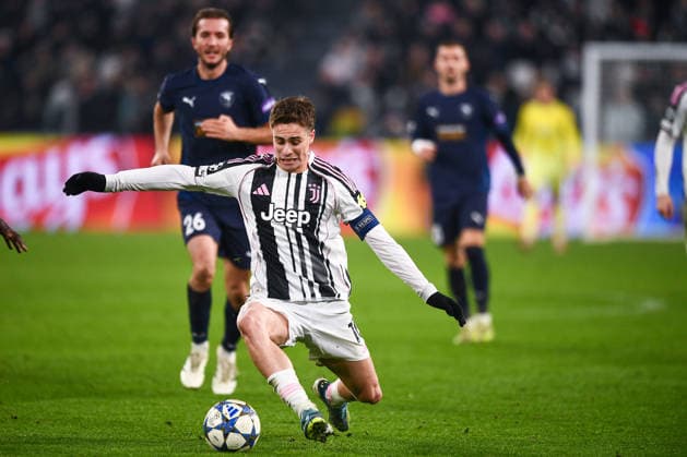 2025-12-10 Juventus v Pafos FC - UEFA Champions League 2025 26 League Phase MD6 TURIN, ITALY - DECEMBER 10: Kenan Yildiz of Juventus FC in action during the UEFA Champions League 2025 26 League Phase MD6 match between Juventus and Pafos FC at Allianz Stadium on December 10, 2025 in Turin, Italy. (Photo by Alberto Gandolfo BSR Agency) Turin Italy Content not available for redistribution in The Netherlands directly or indirectly through any third parties. Copyright: xBSRxAgencyx