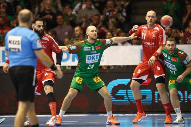 10.12.2025, xtgx, SC Magdeburg - MT Melsungen v.l. Ruben Marchan (Melsungen, 2), Christian O Sullivan (Magdeburg, 24), Arnar Freyr Arnarsson (Melsungen, 21), Lukas Mertens (Magdeburg, 22) Zweikampf, Duell, Kampf, tackle Magdeburg