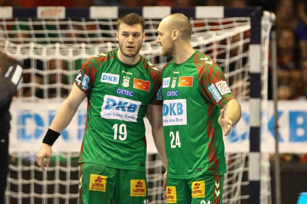 10.12.2025, xtgx, SC Magdeburg - MT Melsungen v.l. Elvar Orn Jonsson (Magdeburg, 19), Christian O Sullivan (Magdeburg, 24) Magdeburg