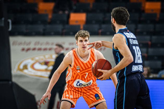 Tobias Jensen (ratiopharm ulm) und Dogus Ozdemiroglu (Turk Telekom Ankara) battle for the ball during the Basketball Eurocup match between ratiopharm ulm and Turk Telekom Ankara at ratiopharm Arena on December 10, 2025 in Neu-Ulm, Germany. (Photo by Harry Langer DeFodi Images)