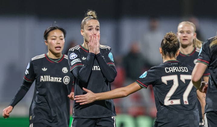 ESP, Madrid, Atletico Madrid vs FC Bayern München, Women s Champions League, Fussball, UEFA, Spielzeit 2025 2026, Centro Deportivo Wanda Alcala de Henares, 5. Spieltag im Bild: Giulia Gwinn (Bayern München 7) verschießt einen Elfmeter, Frust und Trauer DFB DFL REGULATIONS PROHIBIT ANY USE OF PHOTOGRAPHS AS IMAGE SEQUENCES AND OR QUASI-VIDEO, 10.12.2025 Copyright: HMBxMedia HendrikxHamelau