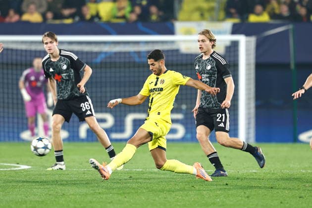 (L-R) Ayoze Perez (Villarreal), Mads Emil Madsen (Copenhagen), DECEMBER 10, 2025 - Football Soccer : UEFA Champions League league phase match day 6 between Villarreal CF - FC Copenhagen at the Estadio de la Ceramica in Vila-Real, Spain. Noxthirdxpartyxsales  aflo_313207197