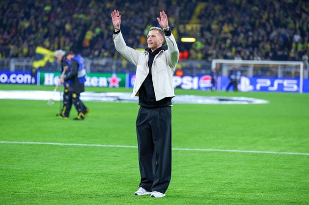 10.12.2025, Fußball, UEFA Champions League, Borussia Dortmund - FK Bodö Glimt, BVB Stadion, 5. Spieltag, Saison 2025 2026: Marco Reus zu Gast im Stadion. Jubelt der Gelben Wand zu Regulations prohibit any use of photographs as image sequences and or quasi-video. Nordrhein-Westfalen Deutschland