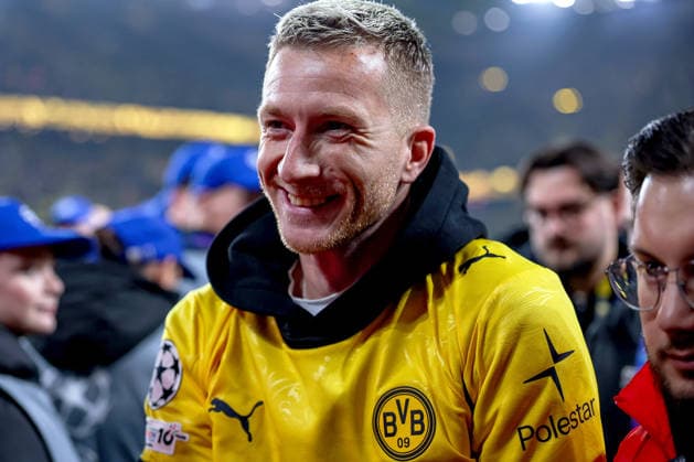 10.12.2025, Fußball, UEFA Champions League, Borussia Dortmund - FK Bodö Glimt, BVB Stadion, 5. Spieltag, Saison 2025 2026: Marco Reus mit Trikot von Karim Adeyemi (BVB 27) zu Gast im Stadion. Regulations prohibit any use of photographs as image sequences and or quasi-video. Nordrhein-Westfalen Deutschland