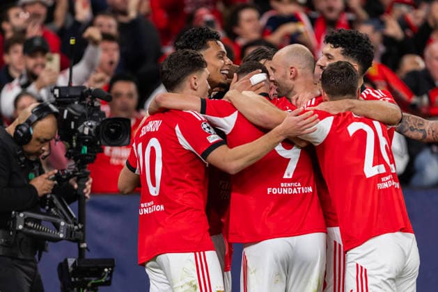 December 10, 2025, Lisbon, Portugal: SL Benfica players celebrate a goal during the UEFA Champions League Matchday 6 between SL Benfica and SSC Napoli at Estadio da Luz Stadium. Final score SL Benfica 2 : 0 SSC Napoli Lisbon Portugal - ZUMAs197 20251210_aaa_s197_347 Copyright: xHugoxAmaralx