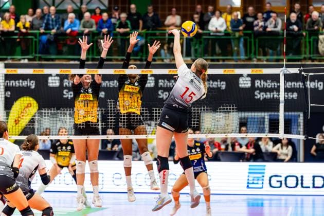 10.12.2025, GER, Volleyball, Frauen, Saison 25 26, ZOI DVV-Pokal, Halbfinale, VfB 91 Suhl Lotto Thueringen - Dresdner SC Marta Kamelija Levinska (Dresdner SC) 98527 Suhl Sporthalle Wolfsgrube Thüringen Deutschland