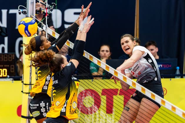 10.12.2025, GER, Volleyball, Frauen, Saison 25 26, ZOI DVV-Pokal, Halbfinale, VfB 91 Suhl Lotto Thueringen - Dresdner SC Marta Kamelija Levinska (Dresdner SC) 98527 Suhl Sporthalle Wolfsgrube Thüringen Deutschland