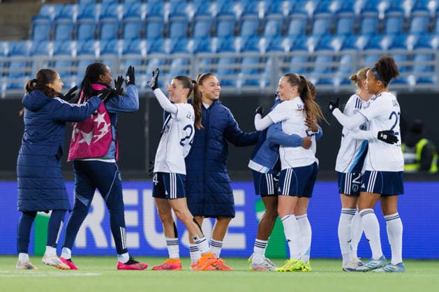 Valerenga v Paris FC, UEFA Women™s Champions League, Oslo, Norway Oslo, Norway. 10th, December 2025. The players of Paris FC seen in celebration after the final whistle of the UEFA Women™s Champions League match between Vaalerenga and Paris FC at Intility Arena in Oslo. Norway, Oslo, Intility Arena  Copyright: xGonzalesxPhoto KetilxMartinsenx