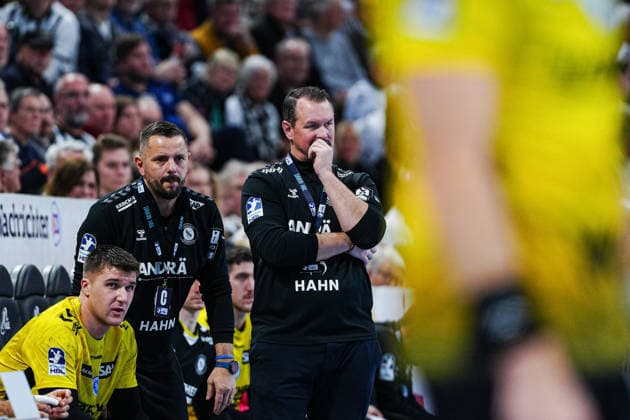 Mischa Kaufmann (TVB Stuttgart, Trainer) GER, THW Kiel vs. TVB Stuttgart, Handball, 1. Bundesliga, Spieltag 16, Saison 2025 2026, 10.12.2025 GER, THW Kiel vs. TVB Stuttgart, Handball, 1. Bundesliga, Spieltag 16, Saison 2025 2026, 10.12.2025 Kiel Copyright: xEibner-Pressefoto MarcelxvonxFehrnx EP_MFN