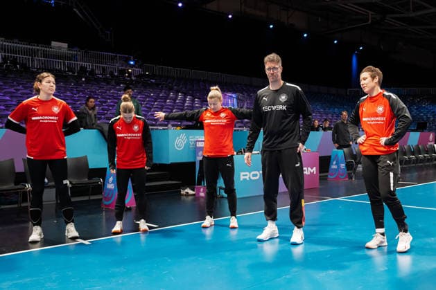 Handball, Frauen WM: Deutschland - Training Trainer Markus Gaugisch (Deutschland) Rotterdam Ahoey Niederlande