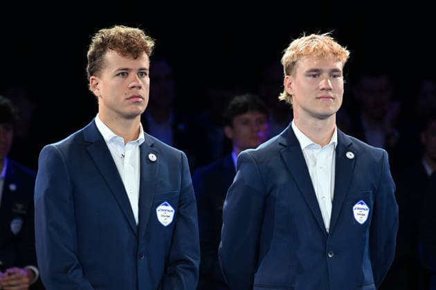 Decathlon - CMA CGM Cycling Team 2026 Presentation Gianluca Pollefliet from Belgium and Rasmus Sojberg Pedersen from Denmark participate in the team presentation of the DECATHLON - CMA CGM cycling team ahead of the upcoming 2026 season in Villeneuve d Ascq, France, on December 11, 2025. Villeneuve d Ascq France  Copyright: xGautierxDemouveauxx originalFilename:demouveaux-notitle251211_npXKu.jpg