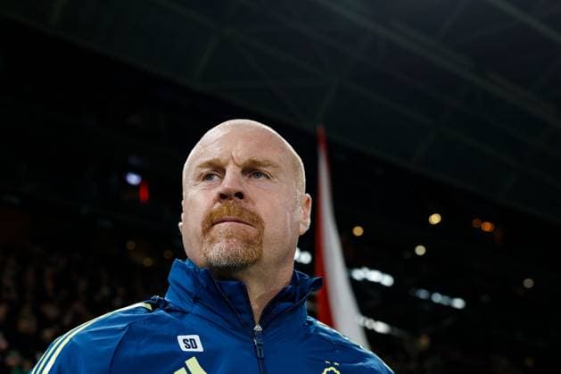 Nottingham Forest head coach Sean Dyche in the technical area before kick-off Utrecht v Nottingham Forest, UEFA Europa League, Group Stage, Football, Stadion Galgenwaard, Utrecht, Netherlands - 11 Dec 2025Utrecht Stadion Galgenwaard Netherlands EDITORIAL USE ONLY No use with unauthorised audio, video, data, fixture lists, club league logos or live services. Online in-match use limited to 120 images, no video emulation. No use in betting, games or single club league player publications. Copyright: xMauricexvanxSteen Shutterstockx 16080568c