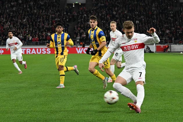 11.12.2025, xsltx, Fussball UEFA Europa League, VfB Stuttgart - Maccabi Tel Aviv v.l. Maximilian Mittelstädt (VfB Stuttgart) Stuttgart