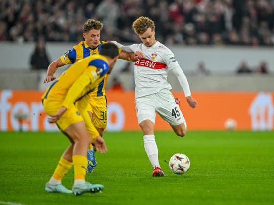 Itai Ben Hamo (Maccabi Tel-Aviv FC), Itamar Noy (Maccabi Tel-Aviv FC) und Lazar JovanoviÄ? (VfB Stuttgart) battle for the ball during the UEFA Europa League 2025 26 League Phase MD6 match between VfB Stuttgart and Maccabi Tel-Aviv FC at Stuttgart Arena on December 11, 2025 in Stuttgart, Germany. (Photo by Harry Langer DeFodi Images)