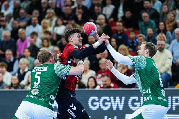 Max Darj (Fuechse Berlin, 05), Marco Grgic (SG Flensburg-Handewitt, 17), Mathias Gidsel (Fuechse Berlin, 19) GER, SG Flensburg-Handewitt vs. Fuechse Berlin, Handball, Bundesliga, Spieltag 16, Saison 2026 2026, 11.12.2025 GER, SG Flensburg-Handewitt vs. Fuechse Berlin, Handball, Bundesliga, Spieltag 16, Saison 2026 2026, 11.12.2025 Flensburg Copyright: xEibner-Pressefoto MarcelxvonxFehrnx EP_MFN
