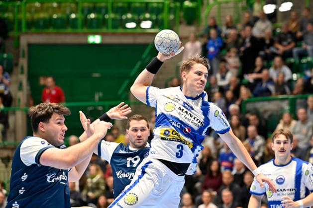 GER, 1.DAIKIN HBL, BHC06, BHC06 - ThSV Eisenach, 16. Spieltag 11.12. 2025,Wuppertal ,Unihalle, GER, 1.DAIKIN HBL, 16. Spieltag BHC06 - ThSV Eisenach 1.Liqui Moly HBL regulations prohibit any use of photographs as image sequences and or quasi-video im Bild Oskar Loelsson ( THSV Eisenach 3 ).