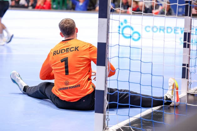 11.12.2025, Handball, HBL, Bergischer HC - ThSV Eisenach, Unihalle Wuppertal: Torhüter Christopher Rudeck (BHC 01) jubelnd auf dem Spielfeld Nordrhein-Westfalen Deutschland