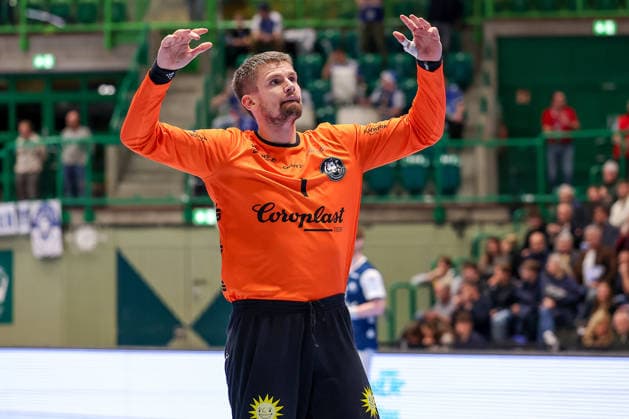 11.12.2025, Handball, HBL, Bergischer HC - ThSV Eisenach, Unihalle Wuppertal: Torhüter Christopher Rudeck (BHC 01) jubelnd auf dem Spielfeld Nordrhein-Westfalen Deutschland